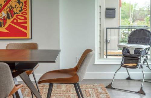 Beautiful Modern 3BR in the Grove ABODEbucks - Photo 4