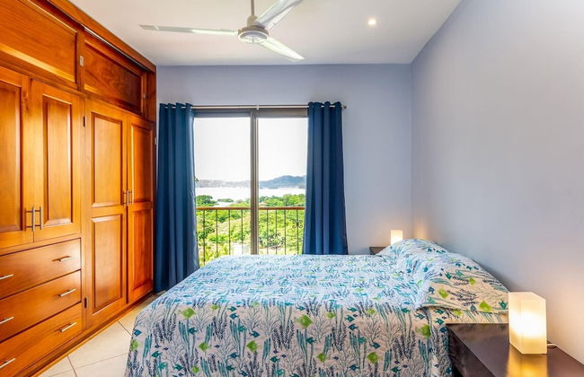 2-Bedroom Ocean-View Condo with Pool - Foto 3