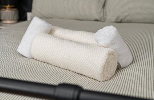 Modern 2BD Victorian Home Near Town Centre - Foto 13