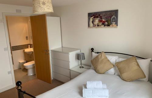 iSTAY APARTMENTS at VIZION - Fully Equipped Modern Serviced Apartments with Balconies, Superfast Broadband, Free Allocated Parking Space, 24h Security, Rooftop Gardens, Located in Central MK - Photo 17