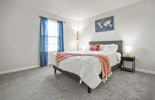 Spacious & Serene Family Gem: Games, Office, Yard! - Foto 24