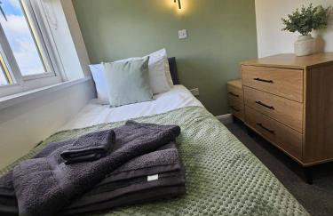 House - Sleeps 4 - Parking - Garden - City Centre - Foto 18