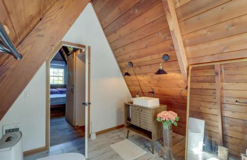 Pocono Getaway A frame Cabin w/ Hot Tub Sauna - Foto 14