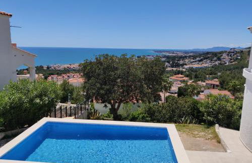 Villa with stunning sea views - Photo 4