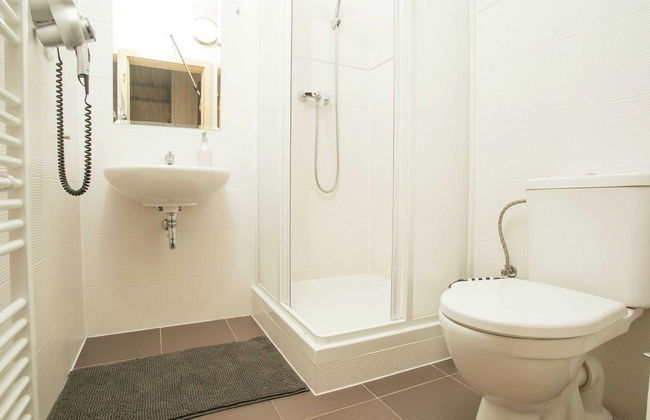 Chalet in Czechia's Tranquil Residential Area - Foto 10