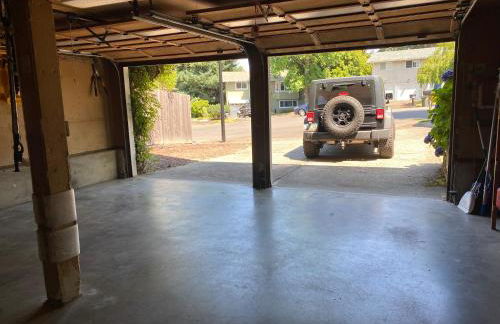 West Linn Relaxing Entire Home WiFi TV Yard BBQ Eateries - Foto 71