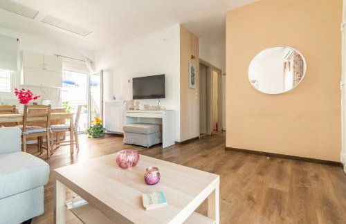 Sophia's Comfortable Home with a Private Backyard - Foto 2