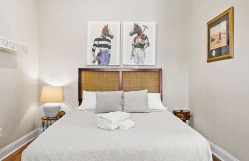 3BR Cozy Family Home with HotTub & Spacious Backyard - Foto 9