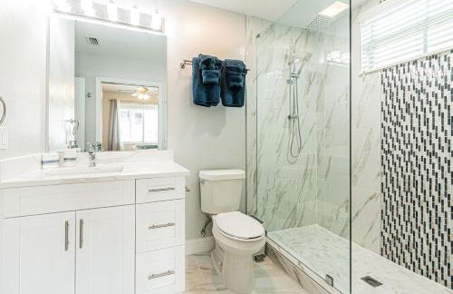 Greenlinks at Lely Luxury White Orchid Fully Renovated Modern 1st floor 3bdr Golf Resort Villa - Photo 24