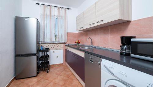 2 Bedroom Lovely Apartment In Pula - Foto 5