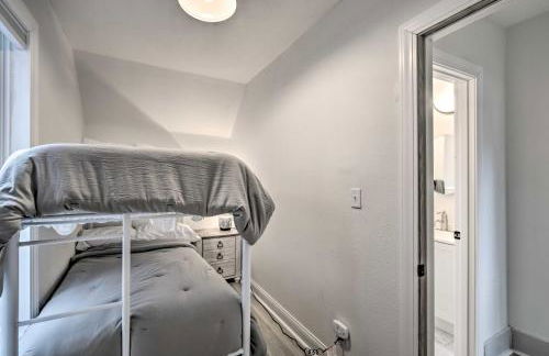 Trendy Superior Home Perfect for Groups! - Foto 22