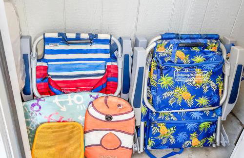 Modern and Comfy-2BR 2BA with pool access - ground floor, Near Outlets & Beaches - Foto 30