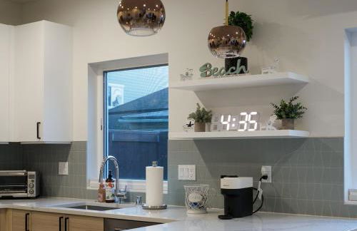 Steps to Alki Beach with Water Views Rooftop deck - Foto 5