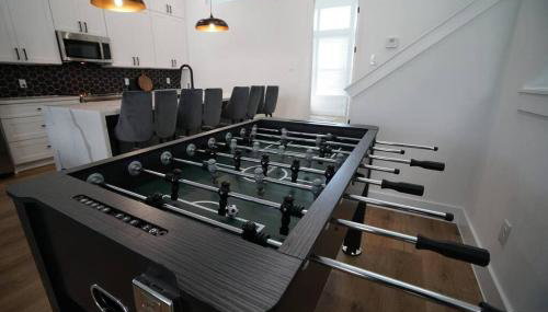 Pet Friendly Stylish 4 Bedroom home Close to All - Foto 1