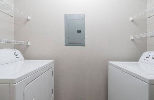 Charming 1-Bedroom Retreat in Tranquil Zionsville - Foto 18