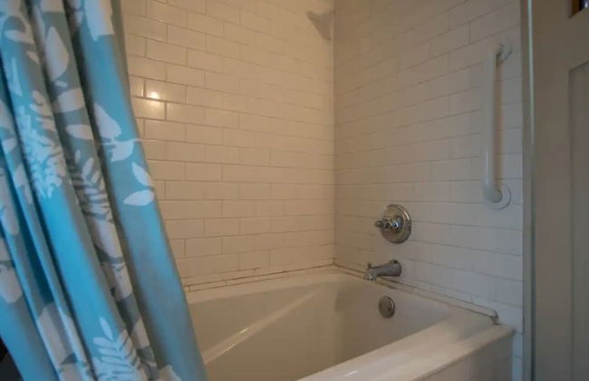 Sophistication Charm In The Heart Of Cooper Young - Photo 13