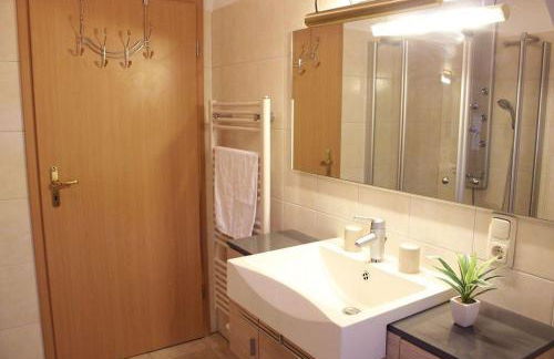 Weisses-Haus-am-Kurpark-Fewo-Bergblick - Foto 13