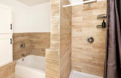 A Place to Escape 5 minutes from Downtown Newly Renovated - Foto 28