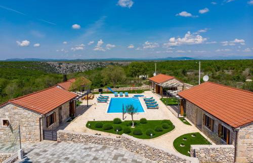 Promina luxury villa with 72sqm Heated Pool, Jacuzzi, Infrared Sauna, Tennis court, Media room - Foto 5