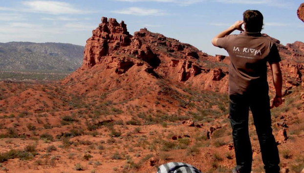 Trekking por Los Colorados o la Quebrada de los Cóndores - Foto 5, Admirando el paisaje en Los Colorados