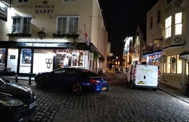 STABLE HOUSE - Near Windsor Castle - Photo 12