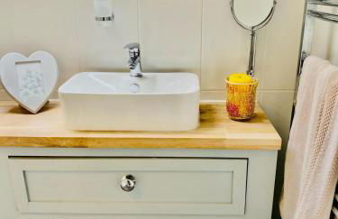 Sun Set House With Hot Tub - Photo 14