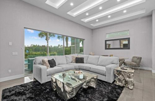 Luxury 6BR Villa w Pool & Cinema 4mi to Disney - Foto 43