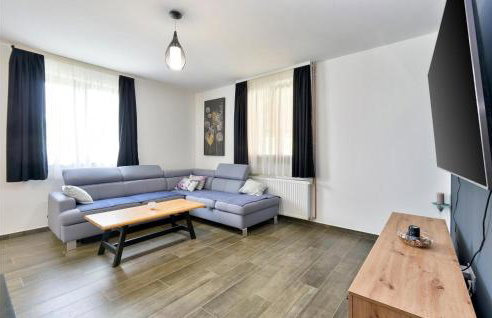 5 Bedroom Cozy Home In Desni Stefanki - Foto 2