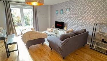 Luxury 3 Bedroom House With FREE Parking - Foto 4