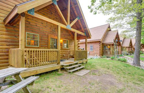 Fire Pit and Porch Warm and Woodsy Rothbury Escape! - Foto 26