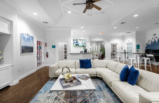 3 Bedrooms S / Lucaya Village Townhouse by RedAwning - Foto 43