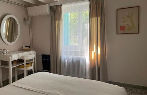 Peculiar Garden Apartment - Photo 11