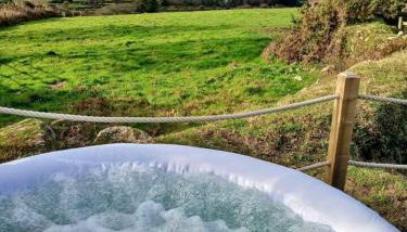 Finest Retreats - Demelza Shepherds Hut - Foto 4, Garden, Garden view