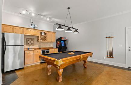 Lakefront 6bdr, Priv Dock, Game Room, Firepit Jake's Lake House by Avantstay - Foto 52