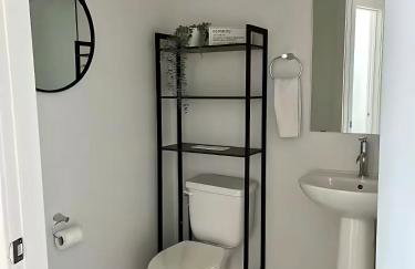 Elegant Home with Stunning Views and Comfortable Amenities - Foto 7