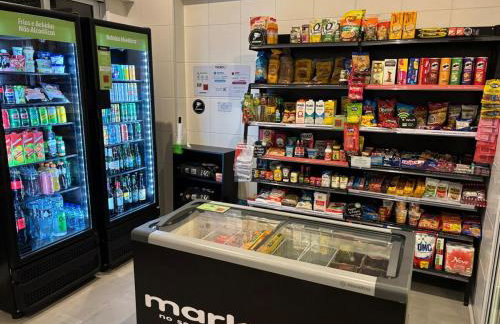 Studio 63 novo, luxuoso e completo com ar condicionado e cama Queen Size - Centro Mogi - Até 4 Pessoas - Foto 58