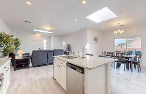 King Bed with Pool Access and Dog Friendly - Foto 17