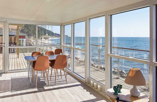 Sunlit Holiday Home in Bornholm near Sea - Photo 7