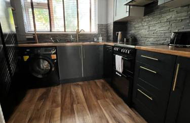 1 Bed Flat - Walton-on-Thames - Foto 9