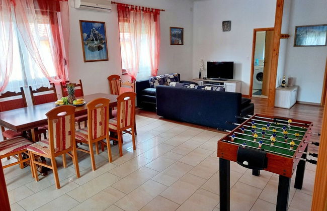 Detached House at Country Side, Fenced Private Garden Ideal for 2 Fam, Wifi - Photo 32