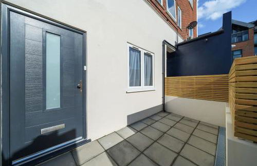 The Solo Haven 20 Min to Central - Photo 5