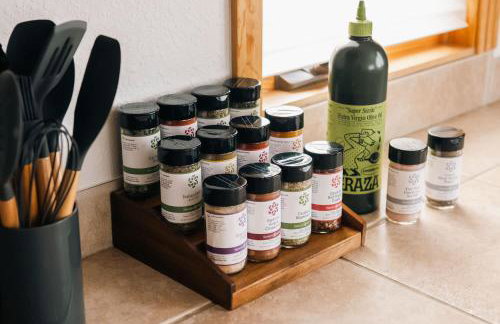 Peaceful Getaway with Hot Tub - Views - Evergreen - Foto 13