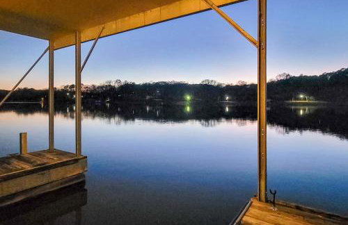 Private Dock and Game Room! Lake Hartwell Retreat - Foto 2