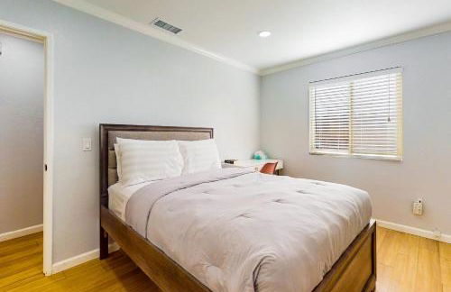 Snowbird-friendly home with private pool, spa, grill, enclosed backyard, WD, AC - Foto 11