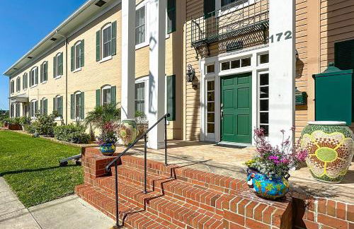 Cozy Quiet St Augustine Private Condo - 2bed, 1 bath, Sleeps 6, Steps to Historic St Augustine Center & All Tourist Attractions, Restaurants, Cafes, Backyard, Porch - Foto 7