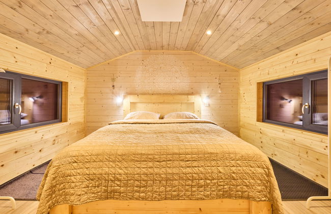 Luxe Timber Lodge & Yoga Loft - Photo 3