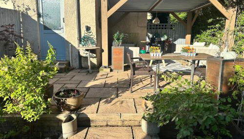 Peaceful and Stylish Garden Flat Close to Transport and City Centre - Foto 3, Garden