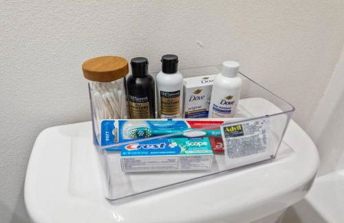 Teche House KING Bed Luxury Getaway Fast WiFi - Foto 10