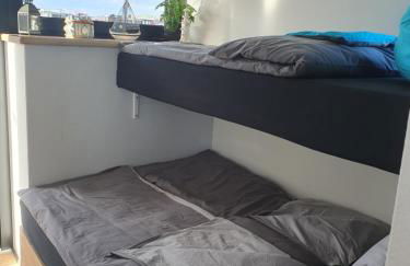 Mobiles Hausboot El'milia mit eigener Ankerboje auf dem See - Foto 15