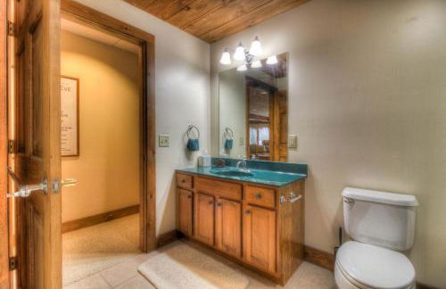 Most Luxury 7000 Sq ft Log Estate with Pool Hot Tub Sauna - Foto 63